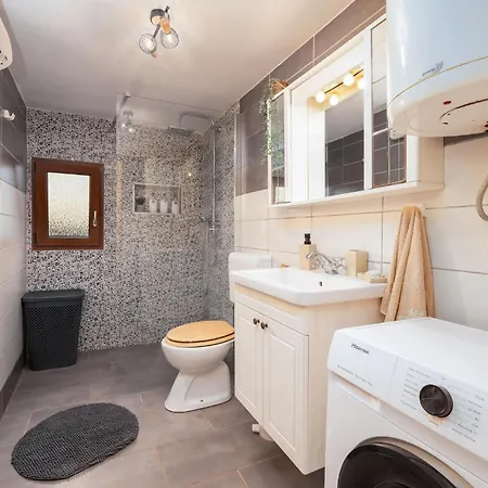 2 Bedroom In * Jadreški